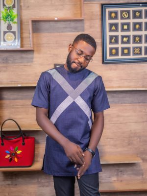 Akenten Navy blue Cross Top